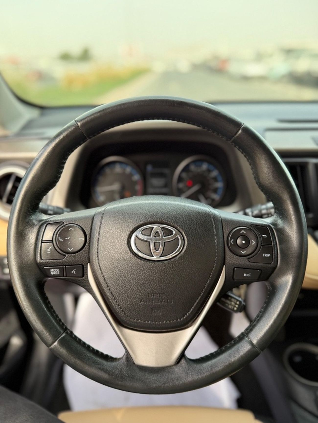 تويوتا راف ٤ XLE, leather seats, sunroof ,push start