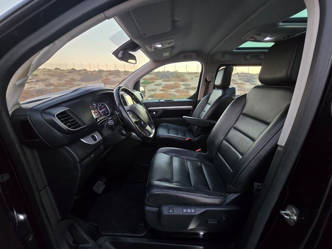 Peugeot Traveller PEUGEOT TRAVELLER VIP DIESEL 2020 2KEYS // FULL OPITION // ORGINAL PAINT