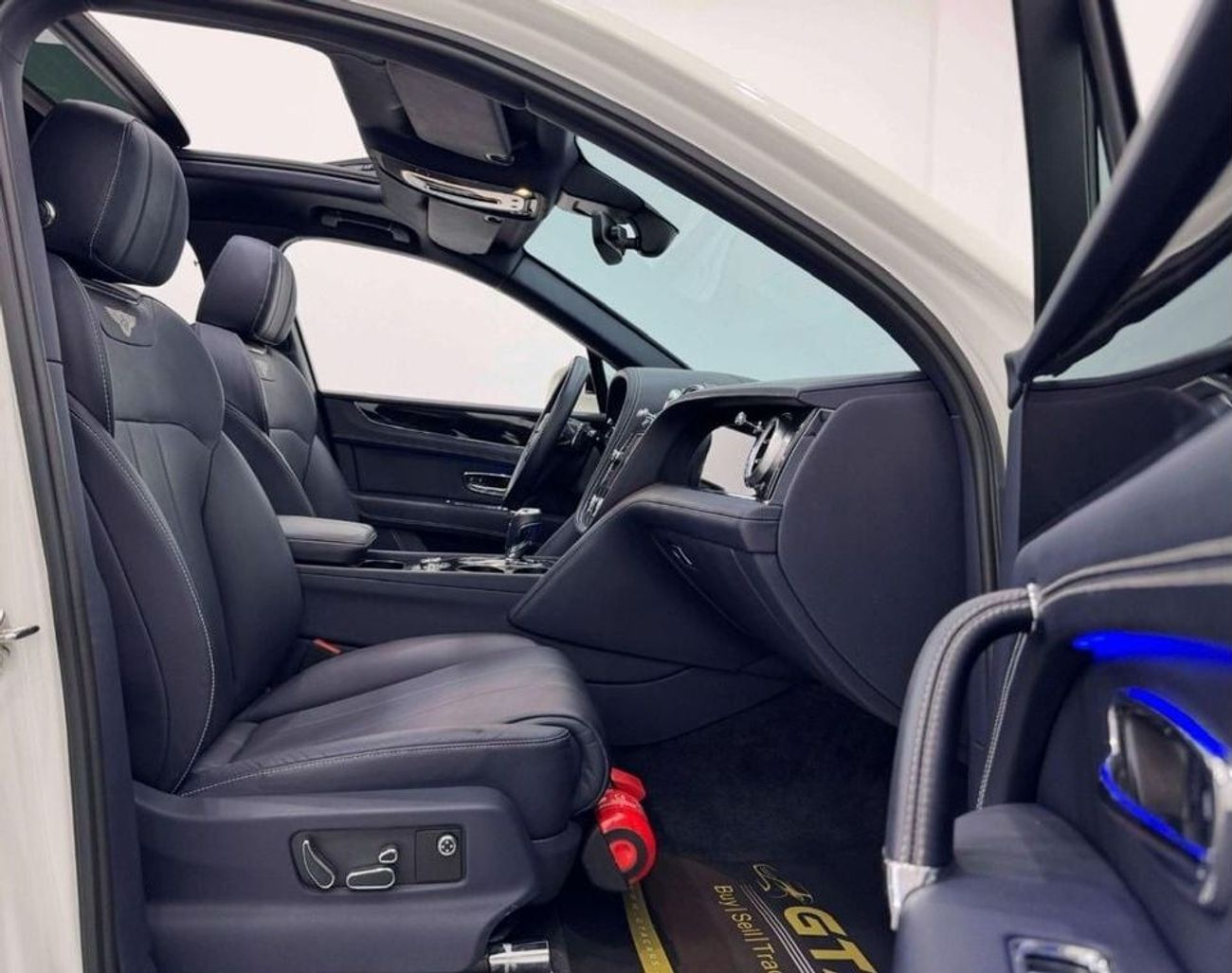 Bentley Bentayga V8 2019 Bentley Bentayga V8, Warranty, Full Bentley Service History, Excellent Condition, GCC