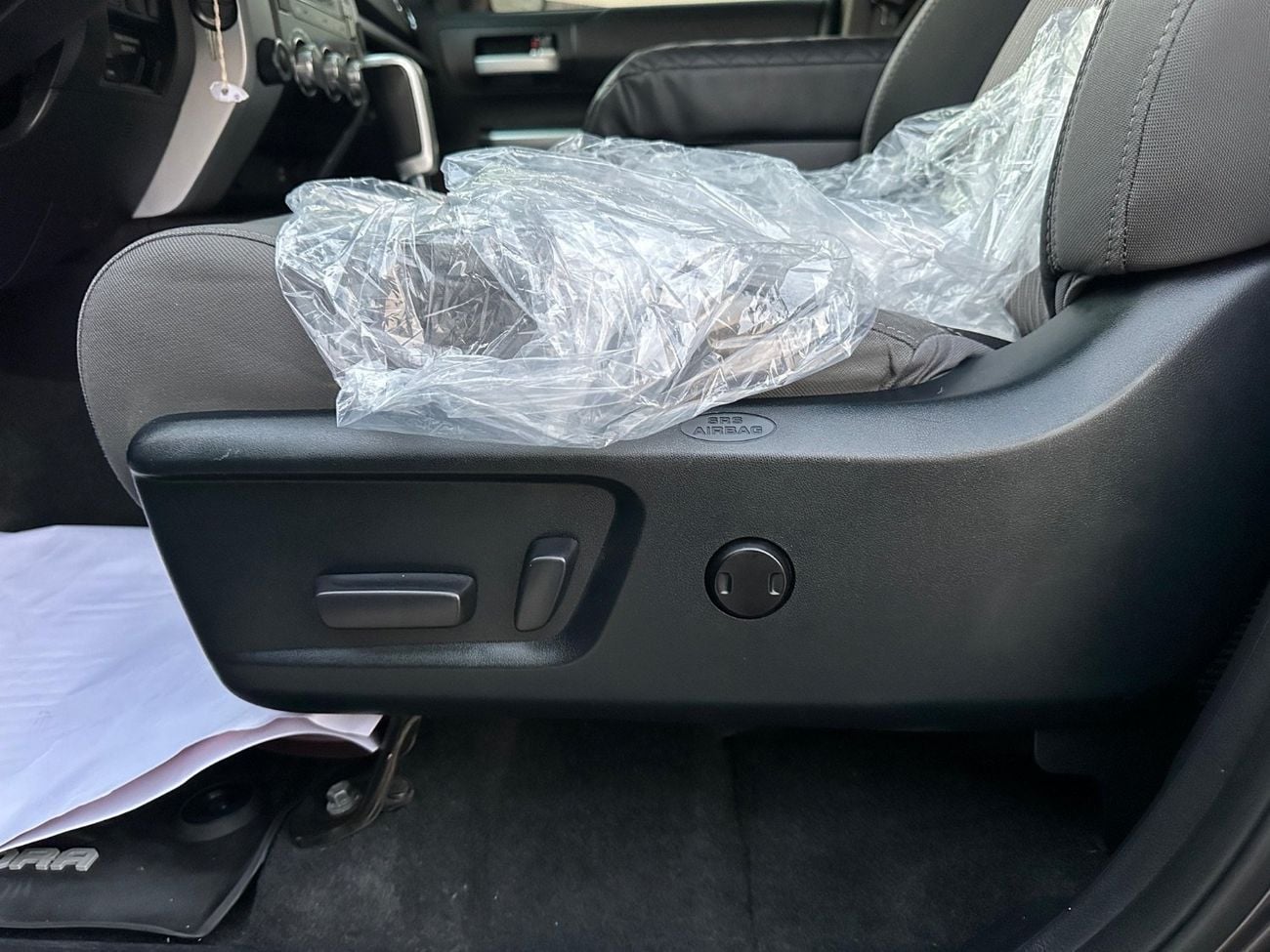 Toyota Tundra STD (NON GCC) Std 5.7L