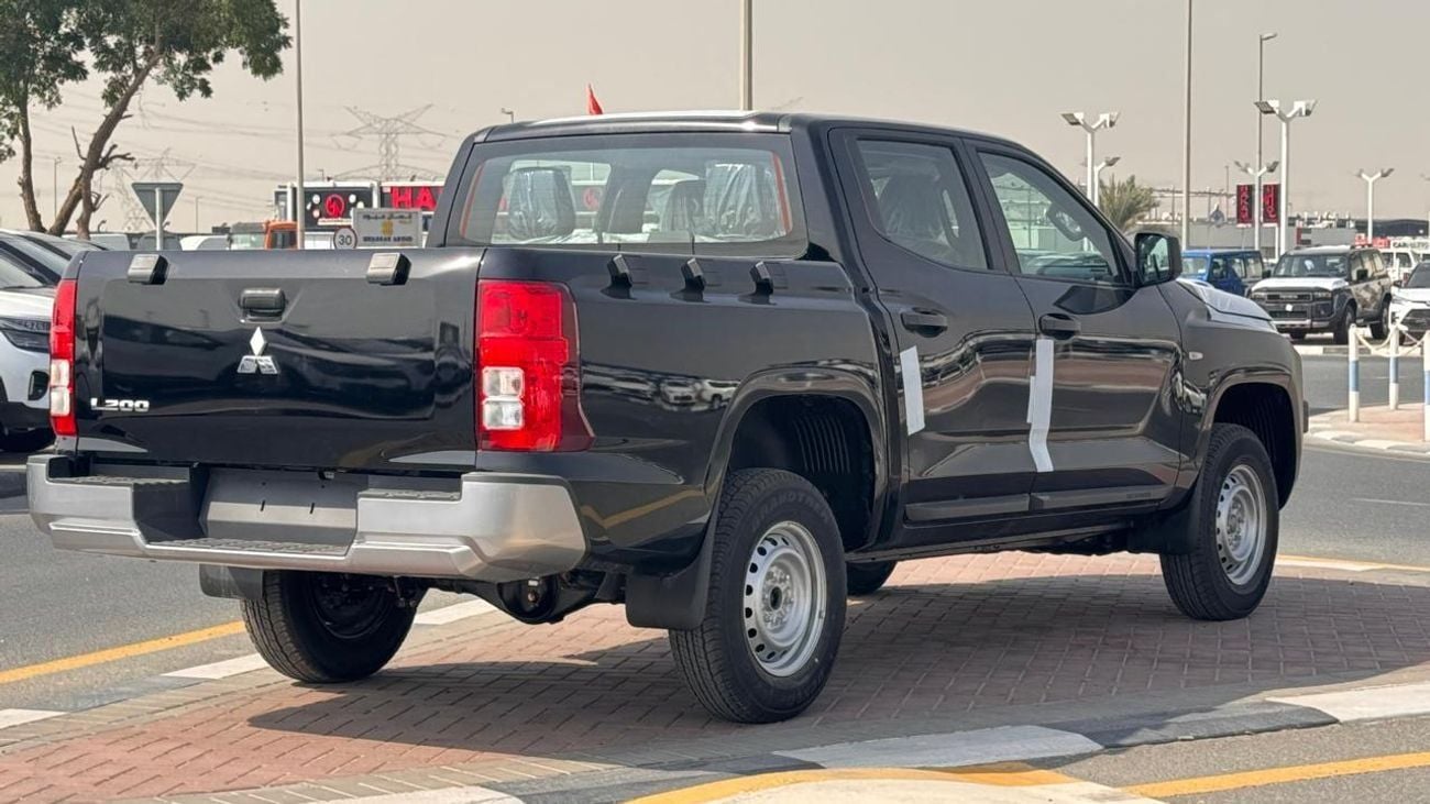 ميتسوبيشي L200 GL ميتسبيشي L200 , ماكينه ديزل , جير عادي , قمارتين