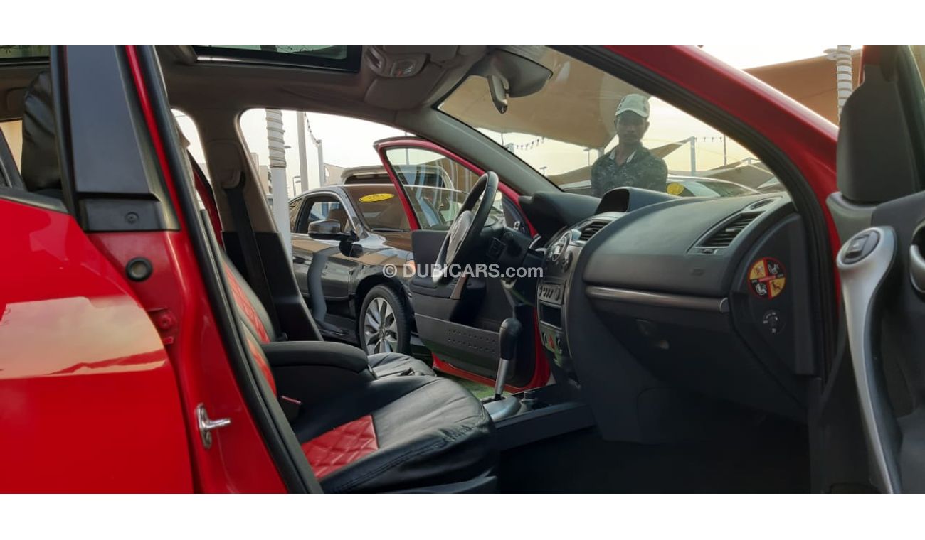 رينو ميجان خليجى - هاتش باك- بانوراما  - بدون حوادث - جلد- رنجات - ريموت كنترول بحالة ممتازة لاتحتاج لاى مصاريف