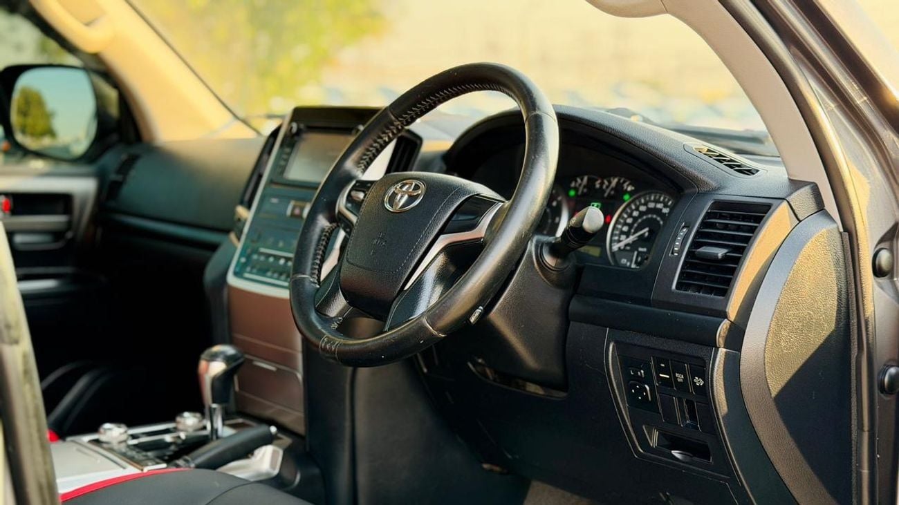 Toyota Land Cruiser MODIFIED TO LC300 MODEL | PUSH START | SUNROOF | AT | 4.5L | POWER SEATS