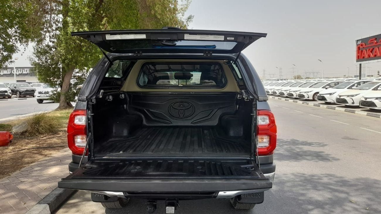 Toyota Hilux Right-Hand drive Diesel 2.8 SR5 2.8CC auto with canopy leather electric seats