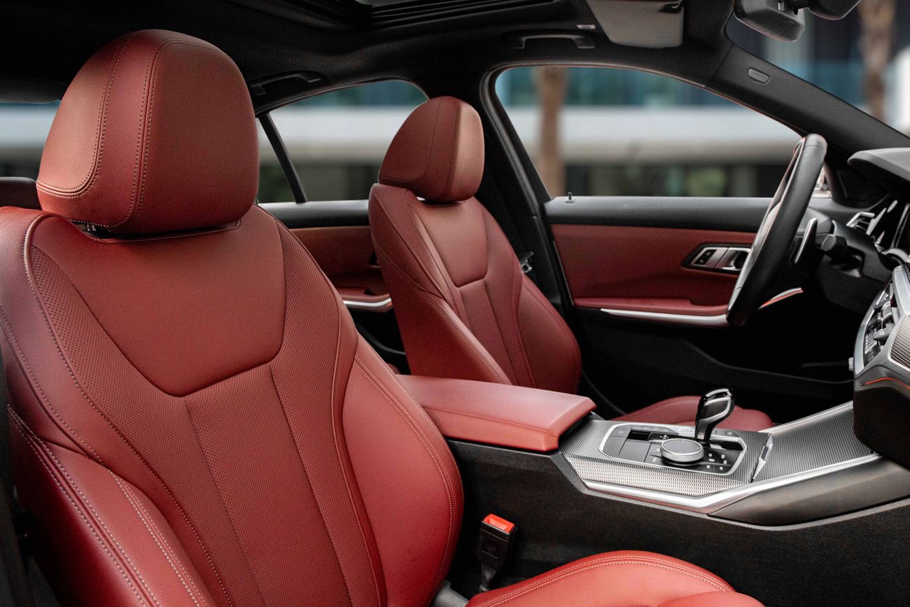 BMW 330i 330i MSport Saloon | 2,742 P.M | 0% Downpayment | Perfect Condition!