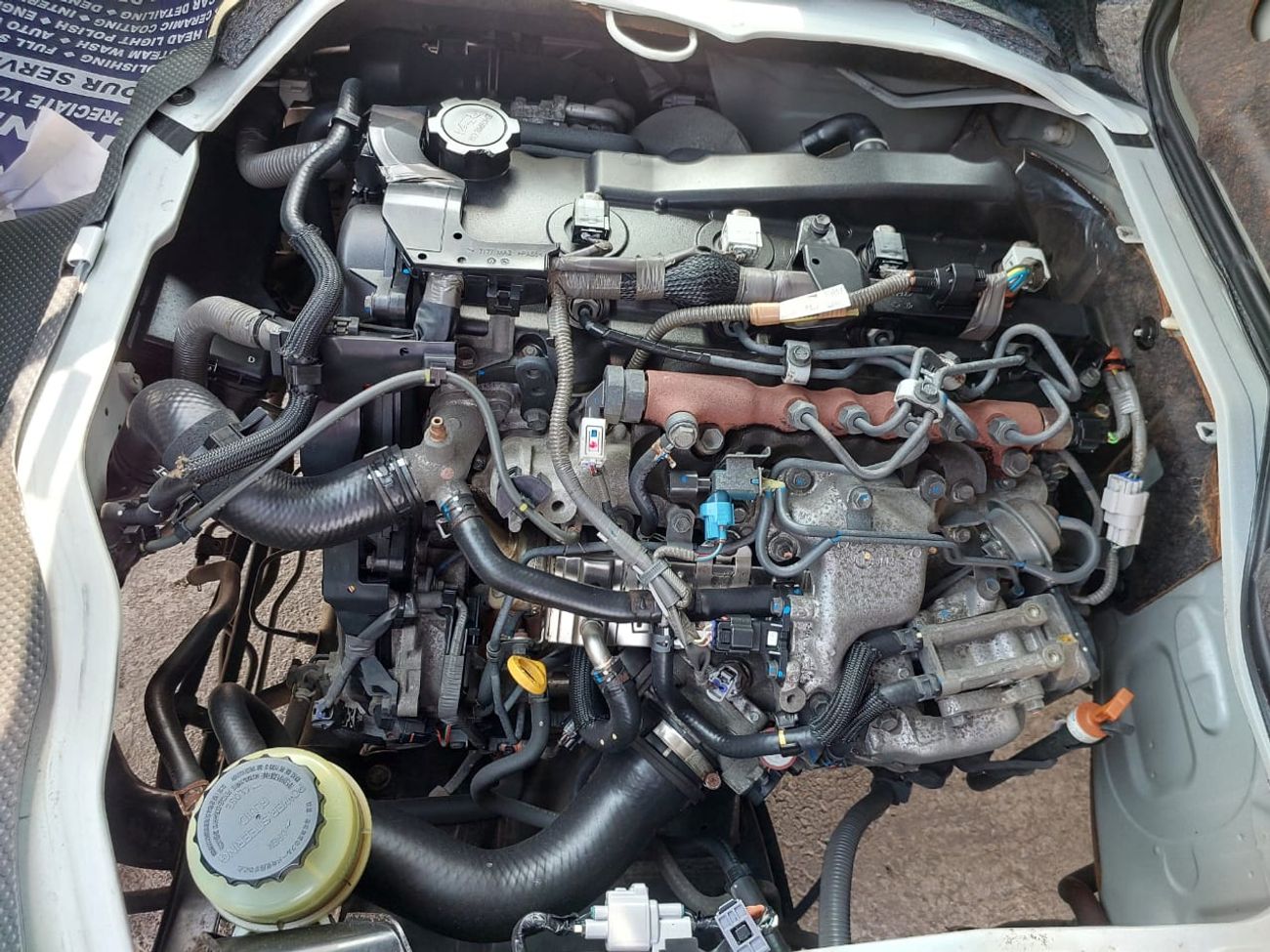 Toyota Hiace TOYOTA HIACE COMMUTER VAN RHD 2017 MODEL 3.0 L DIESEL AUTOMATIC(PM33188)