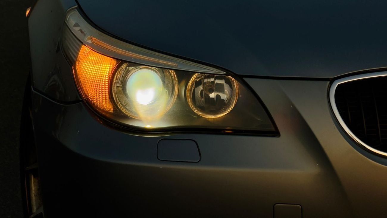 بي أم دبليو 530i 2006 BMW 530i SEDAN | 3.0L PETROL ENGINE | LHD | AUTOMATIC TRANSMISSION | 2WD | LEATHER SEATS | SUNR