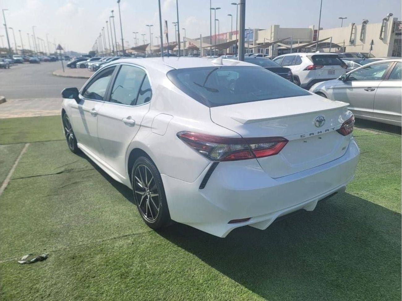 تويوتا كامري SE 2.5L (204 HP)