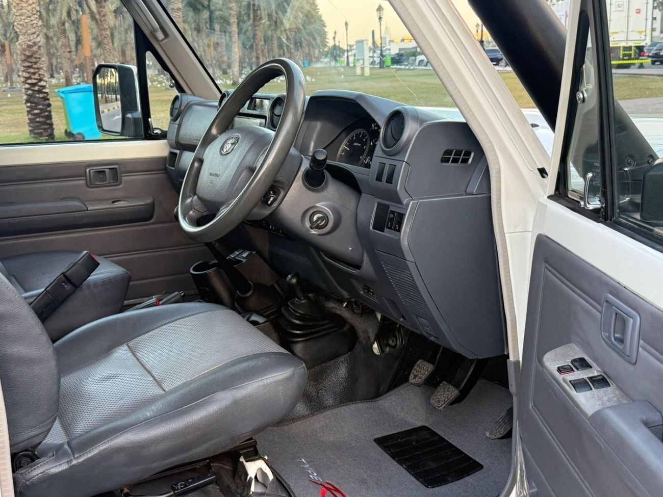 Toyota Land Cruiser 70 HT VXR 