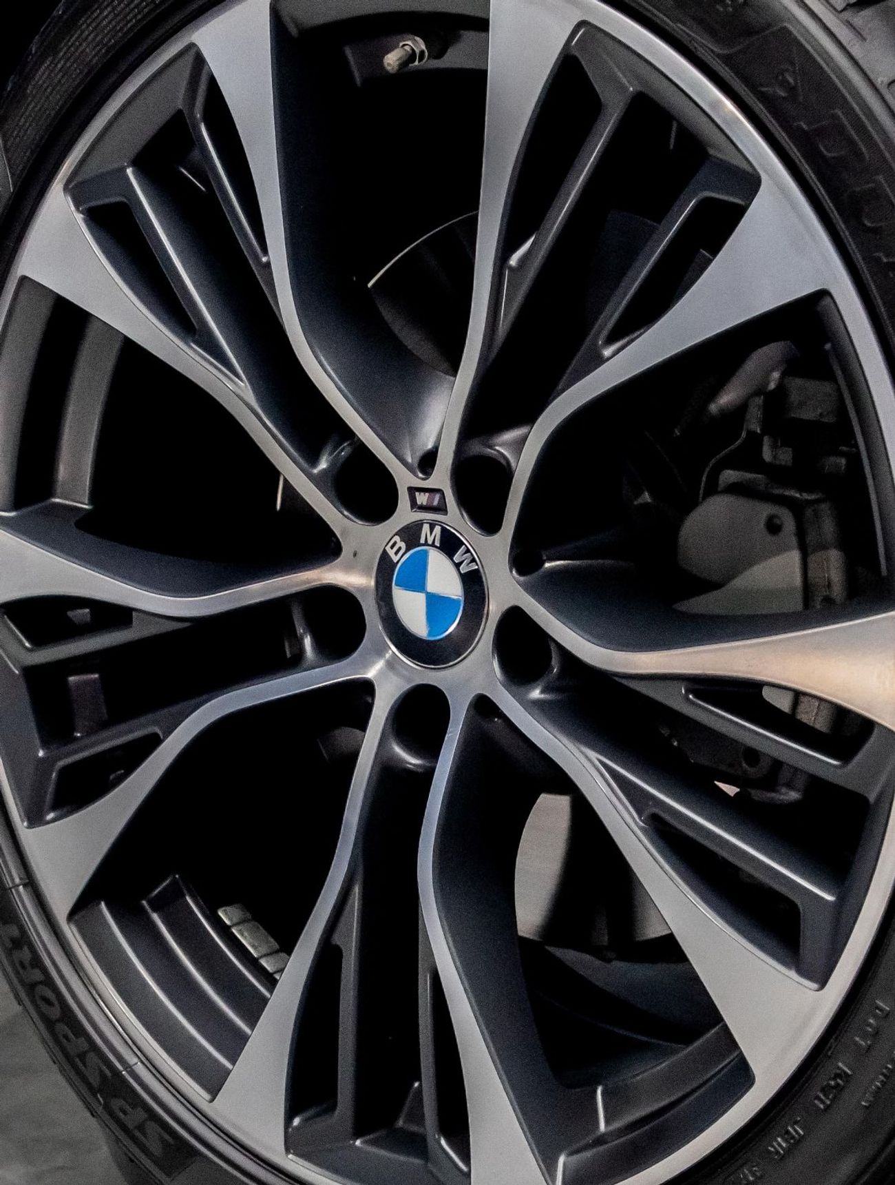 BMW X5 50i M Sport 4.4L 2,540x60 • 0% DP • 2018 BMW X5 50i XDrive M-Sport • Warranty Available • GCC •