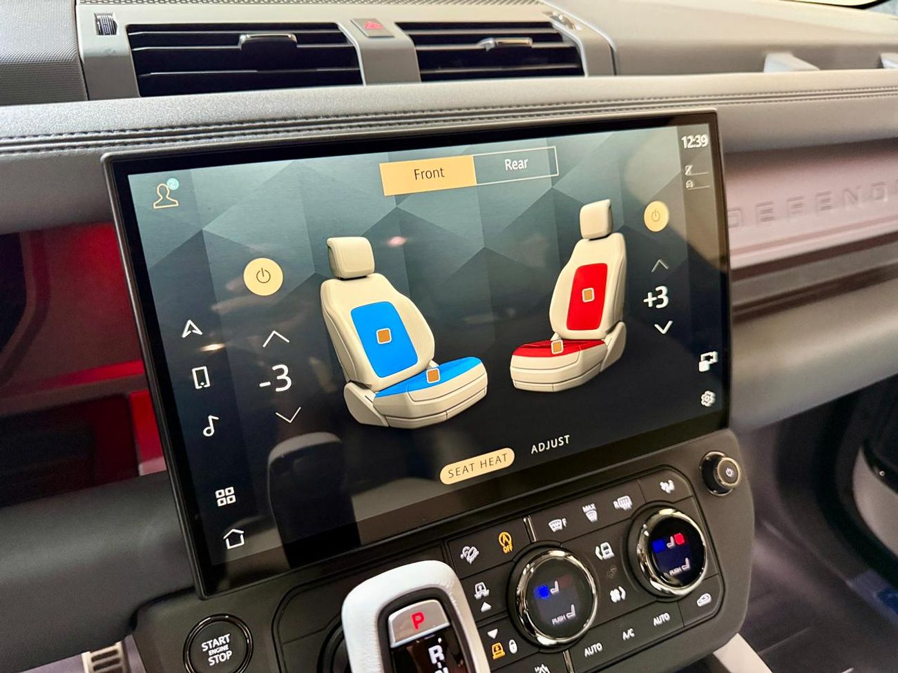 لاند روفر ديفندر 110 P635 OCTA V8 2026