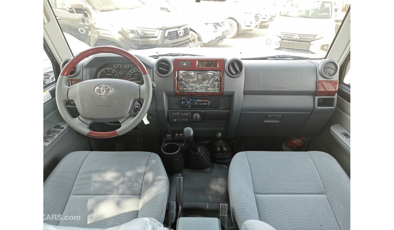 Toyota Land Cruiser Pick Up 4.5L,V8,DIESEL,DOUBLE/CABIN,PICKUP,POWER WINDOW,DIFF LOCK,ALLO/WHEELS,OVER FENDER,WINCH,MT,2021MY
