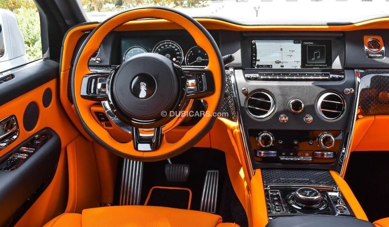 Rolls-Royce Cullinan ROLLS ROYS CULLINAN 2020 | BLACK BADGE INTERIOR AND EXTERIOR FULL OPTION | WITH A STAR LIGHT