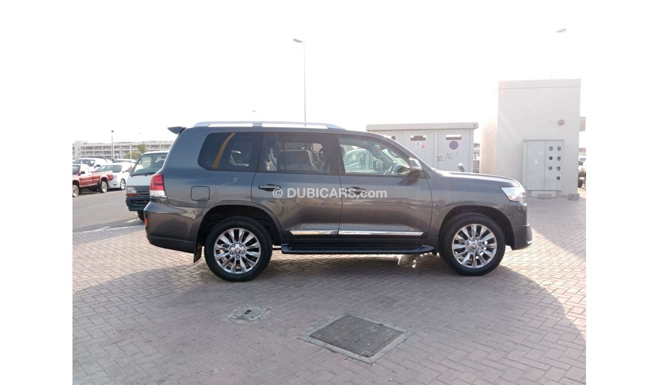 تويوتا لاند كروزر TOYOTA LAND CRUISER RIGHT HAND DRIVE (PM1568)