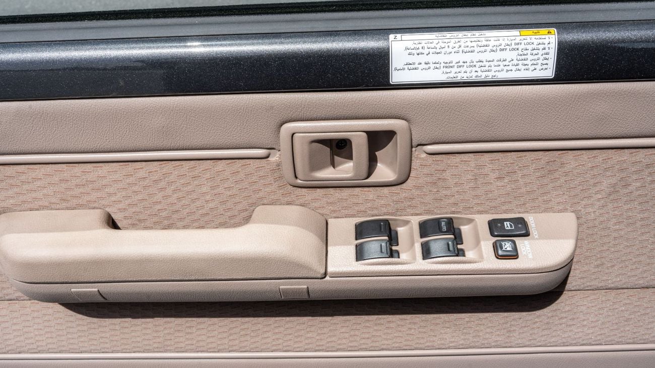 تويوتا لاند كروزر 70 2026 Toyota Land Cruiser LC76 4.0L AT Petrol (Grey-Brown) With Radar