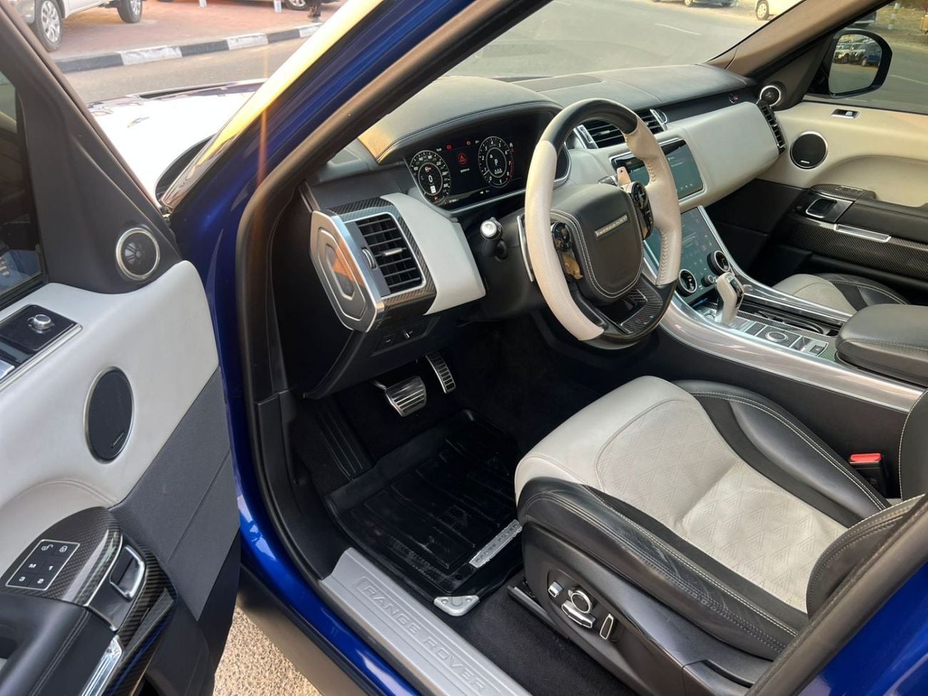 لاند روفر رينج روفر سبورت 2019 Land Rover - Range Rover Sport SVR 5.0L V8 AWD Panoramic- Clean Title - Full Option - Very Well