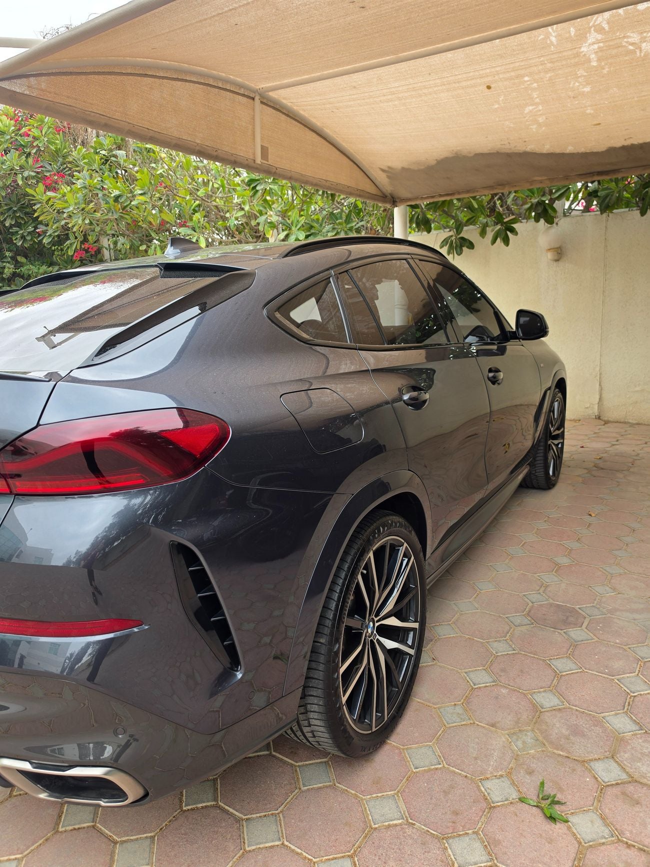 BMW X6 M50i 4.4L