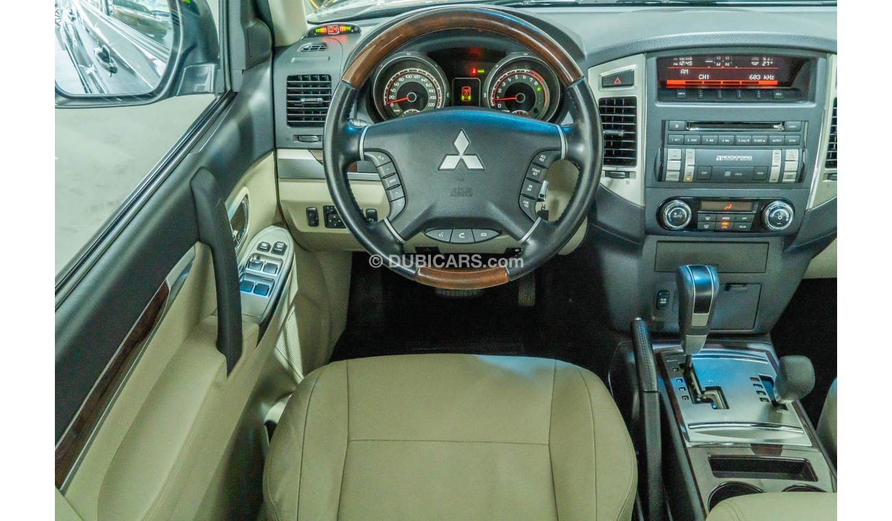 ميتسوبيشي باجيرو 2015 Mitsubishi Pajero 3.8L V6 GLS Black Pack / Full-Service History