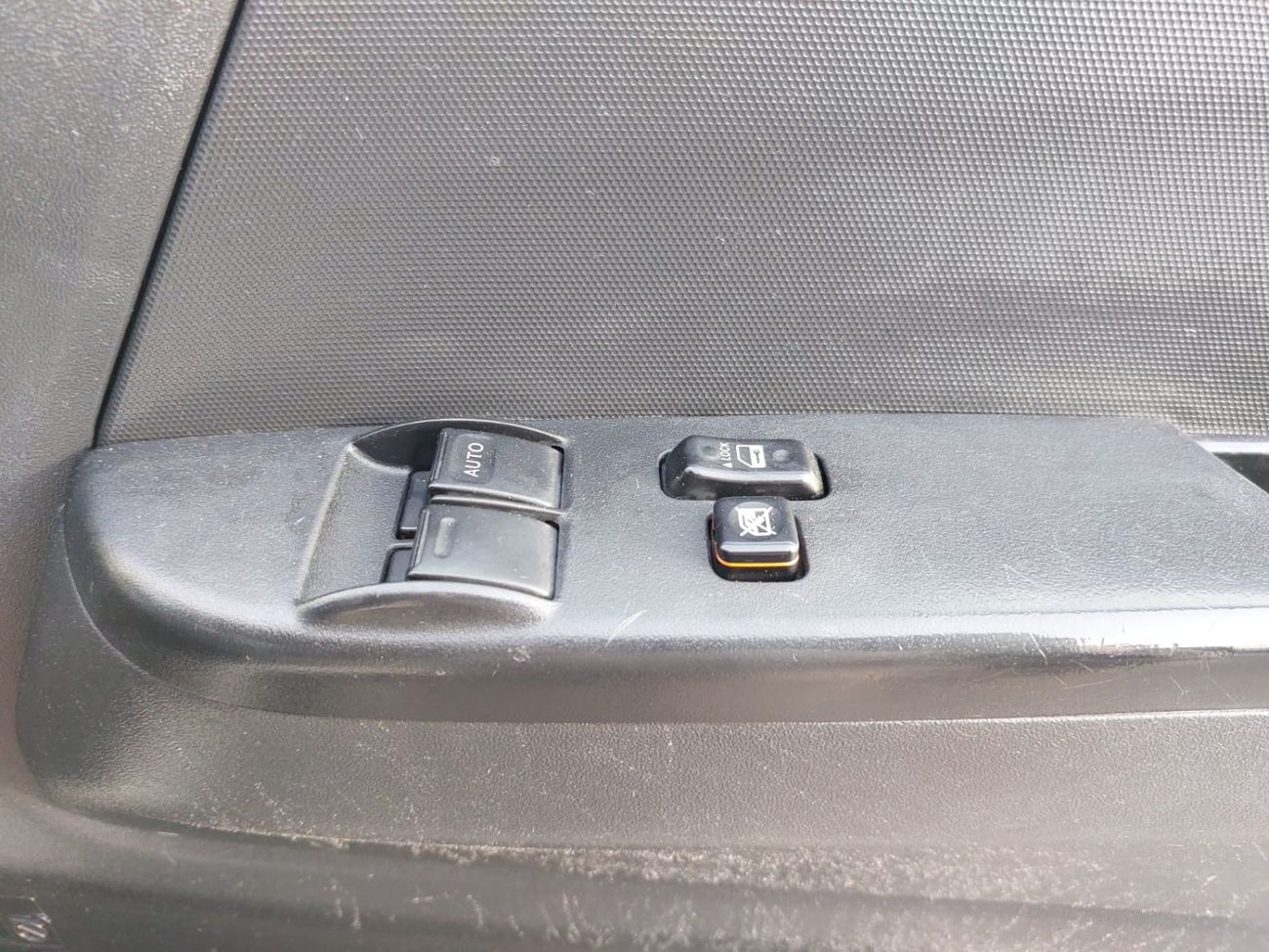 Toyota Hiace TOYOTA HIACE VAN RHD 2015 MODEL 3.0 L DIESEL MANUAL(PM18092)