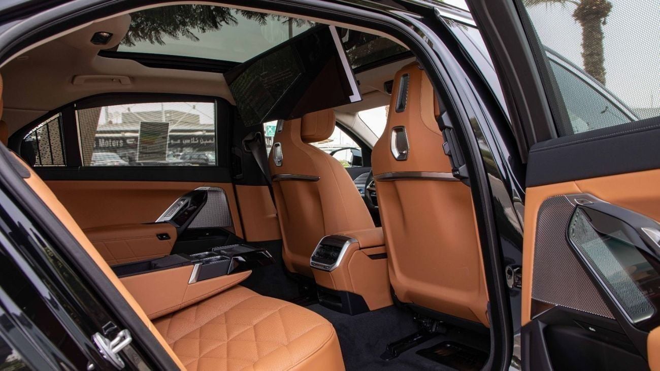 BMW 735i BUSINESS EXCELLENCE | GCC Specs | 2026 | 3 Years Warranty & Contract Service | For Local Registratio