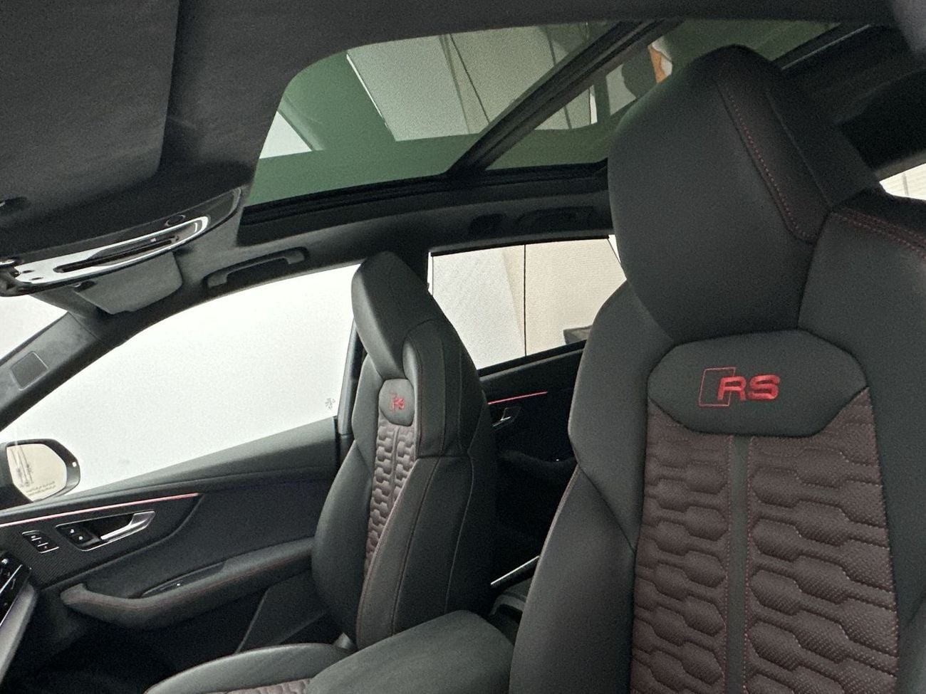 أودي RSQ8 RS Q8 SUV Performance 640hp Carbon Edition (Ref# 19681)