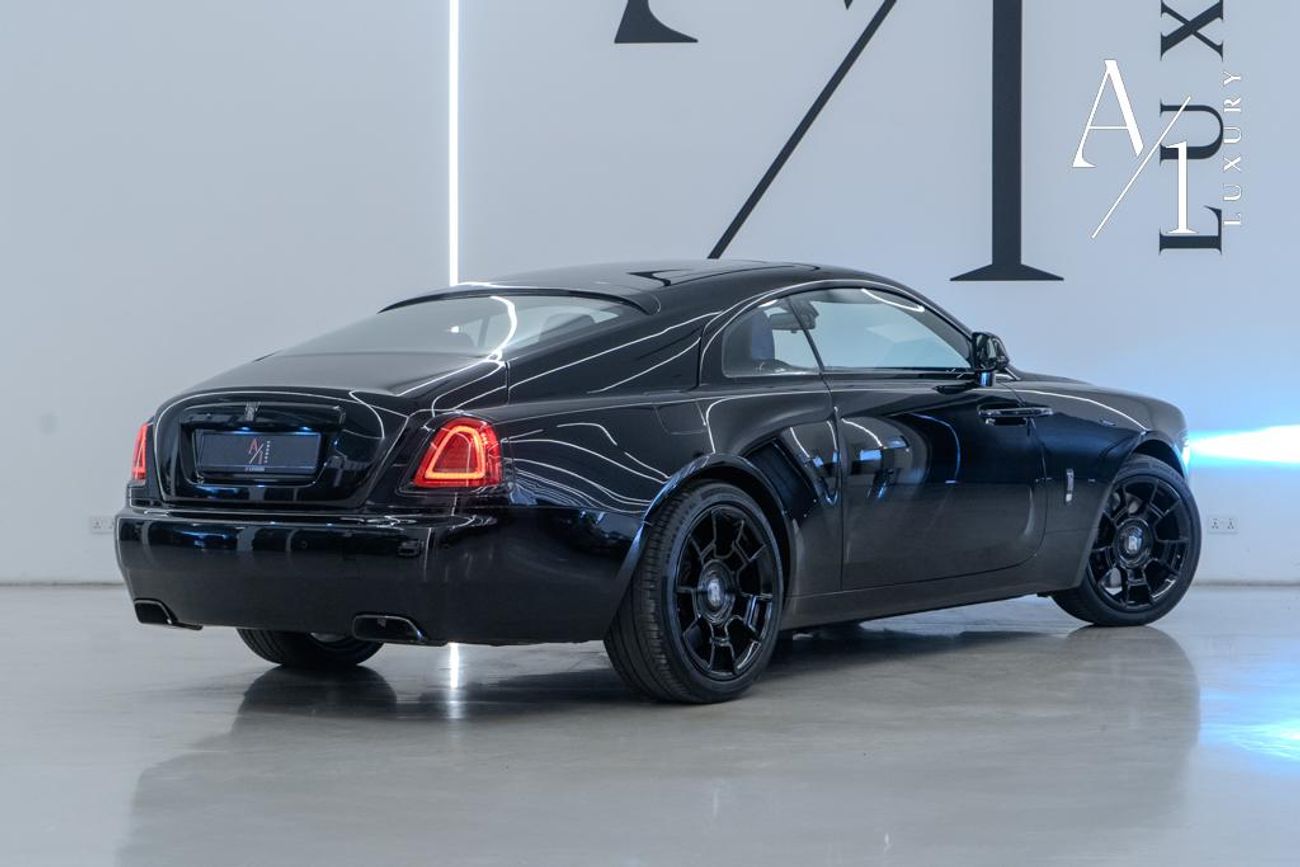 Rolls-Royce Wraith Black Badge 2017 Rolls Royce Wraith Black Badge, Full Rolls Royce Service History, Carbon Fiber Pack