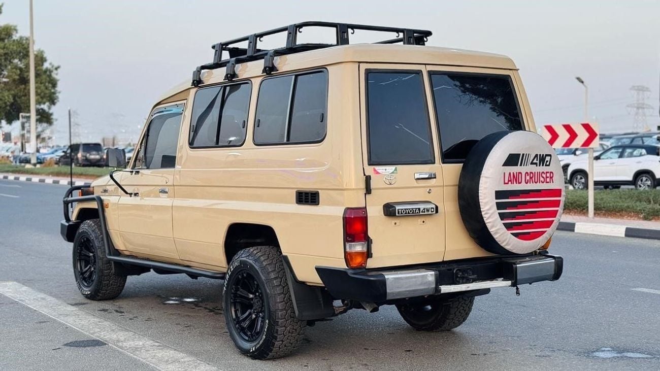 Toyota Land Cruiser GOOD CONDITION | MANUAL TRANSMISSION | 10-SEATER | 4.2L DIESEL ENGINE | 4WD