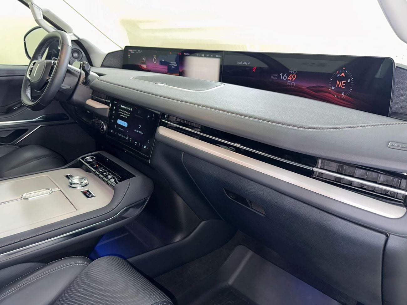 Lincoln Navigator RESERVE N1525 / FREE INSURANCE + REGISTRATION / AL TAYER MOTORS AL QOUZ SHOWROOM