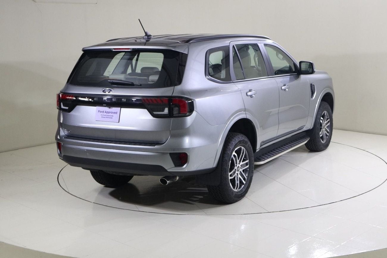 Ford Everest EVR424 XLT / FREE Insurance + Registration / AL TAYER MOTORS AL QOUZ SHOWROOM
