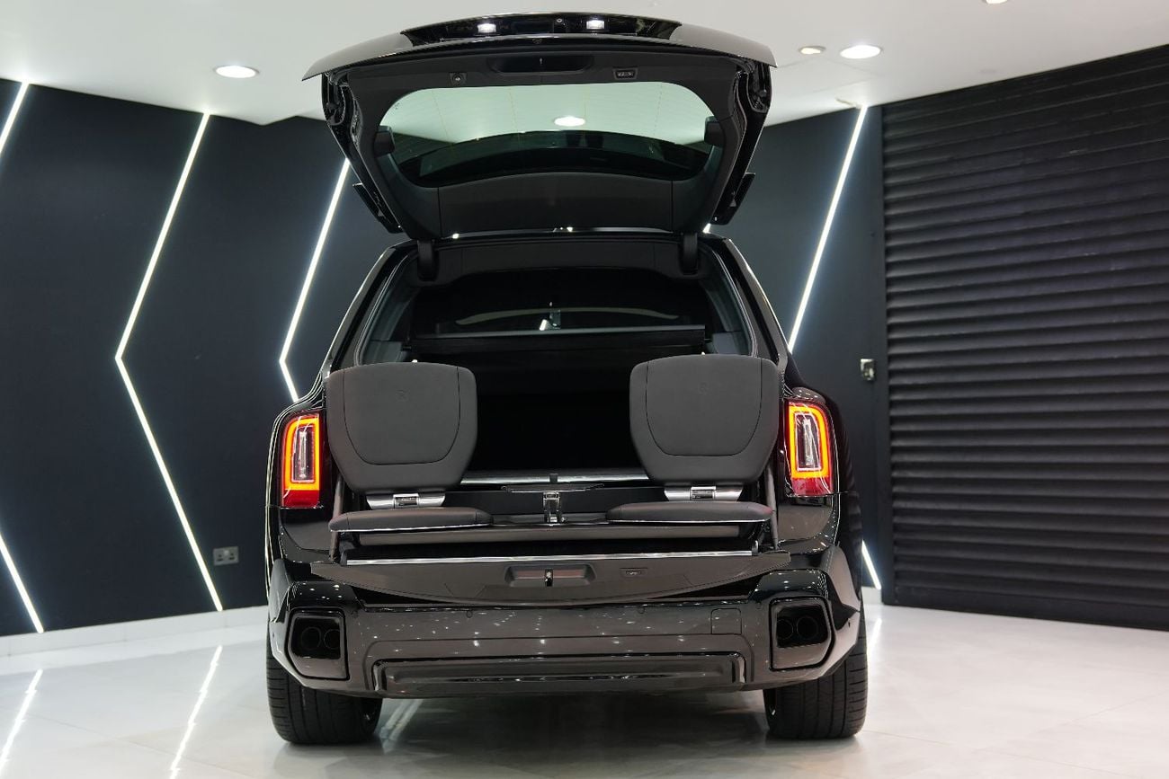 Rolls-Royce Cullinan Black Badge Kit, FACELIFT, Viewing Suite, Executive Rear-Seat w/ Entertainment!!