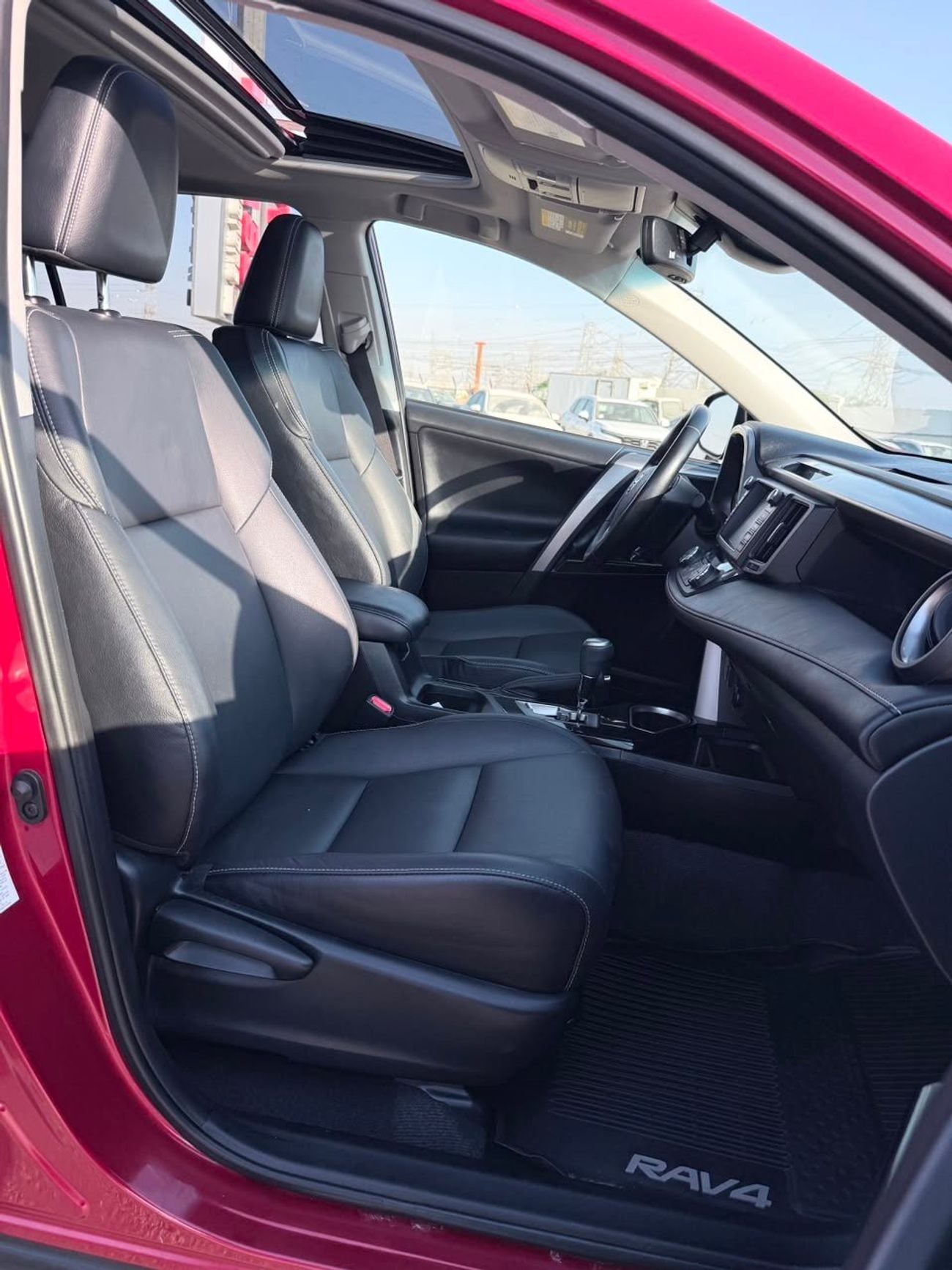 تويوتا راف ٤ Limited Sunroof/ leather seats, 360 camera