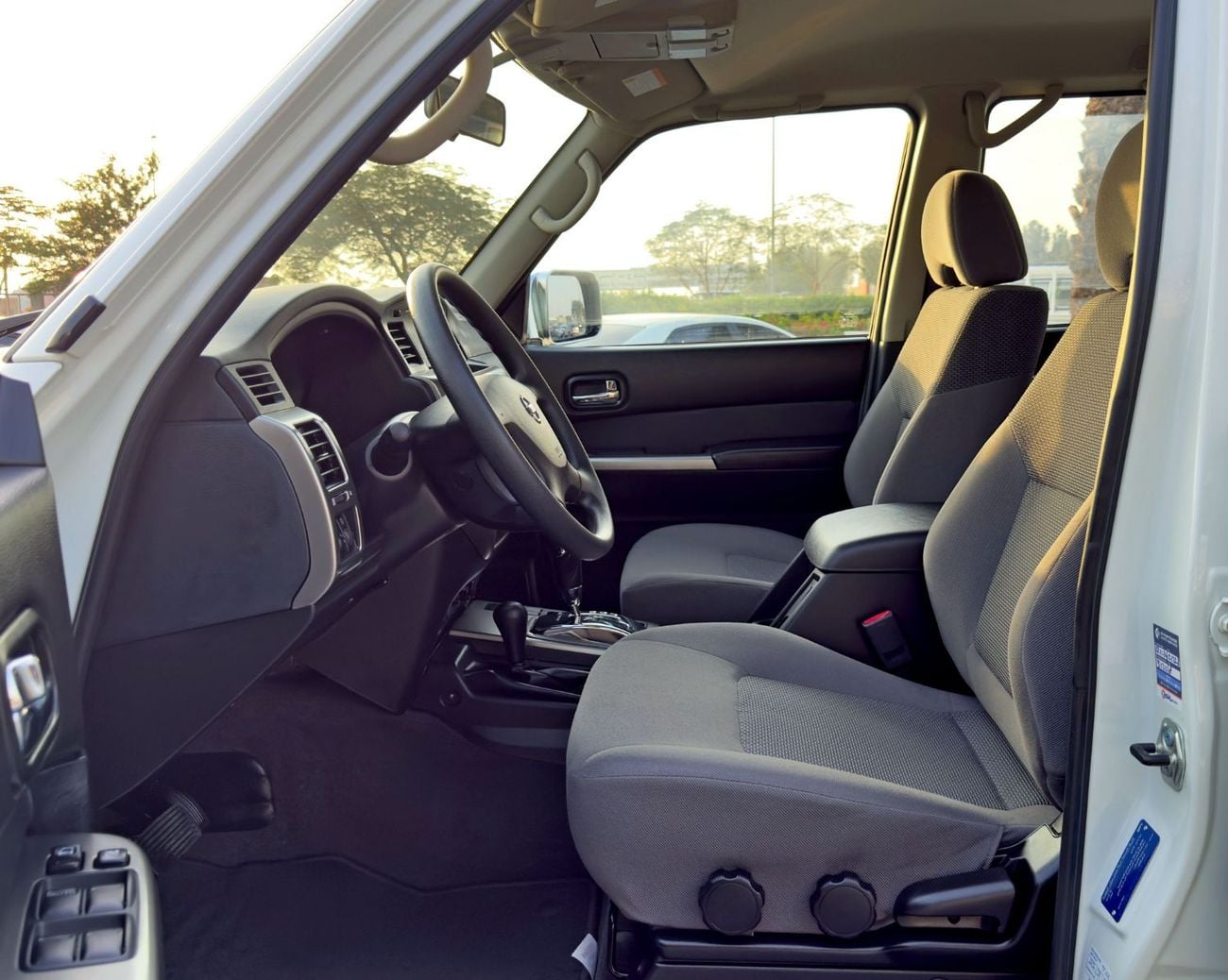 Nissan Patrol Safari GL 4.8L A/T (7 Seater)