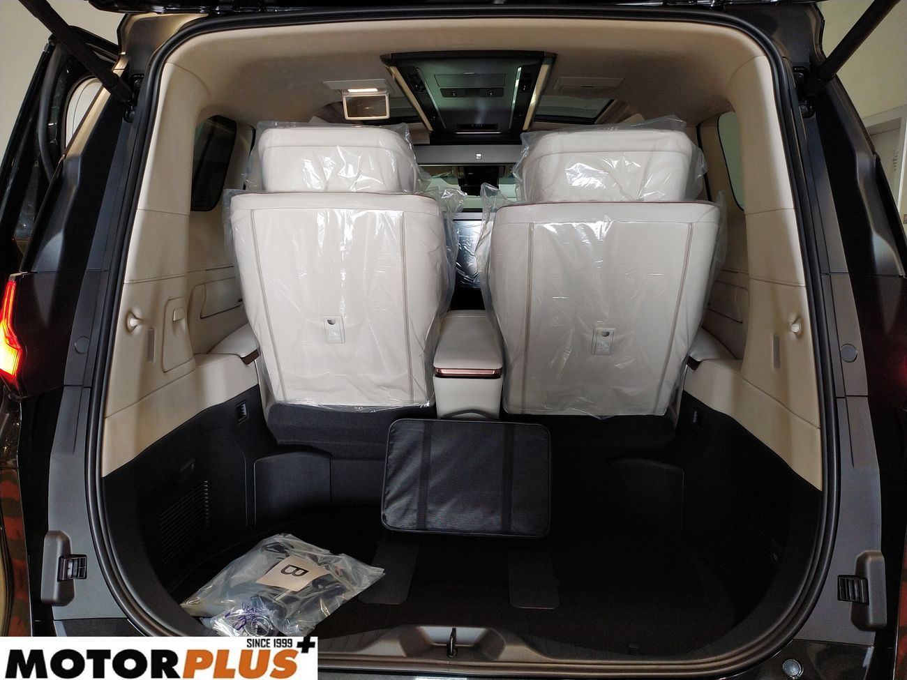 Lexus LM 350h Hybrid 4 Seater 2025 - Ready Stock! Export-only price