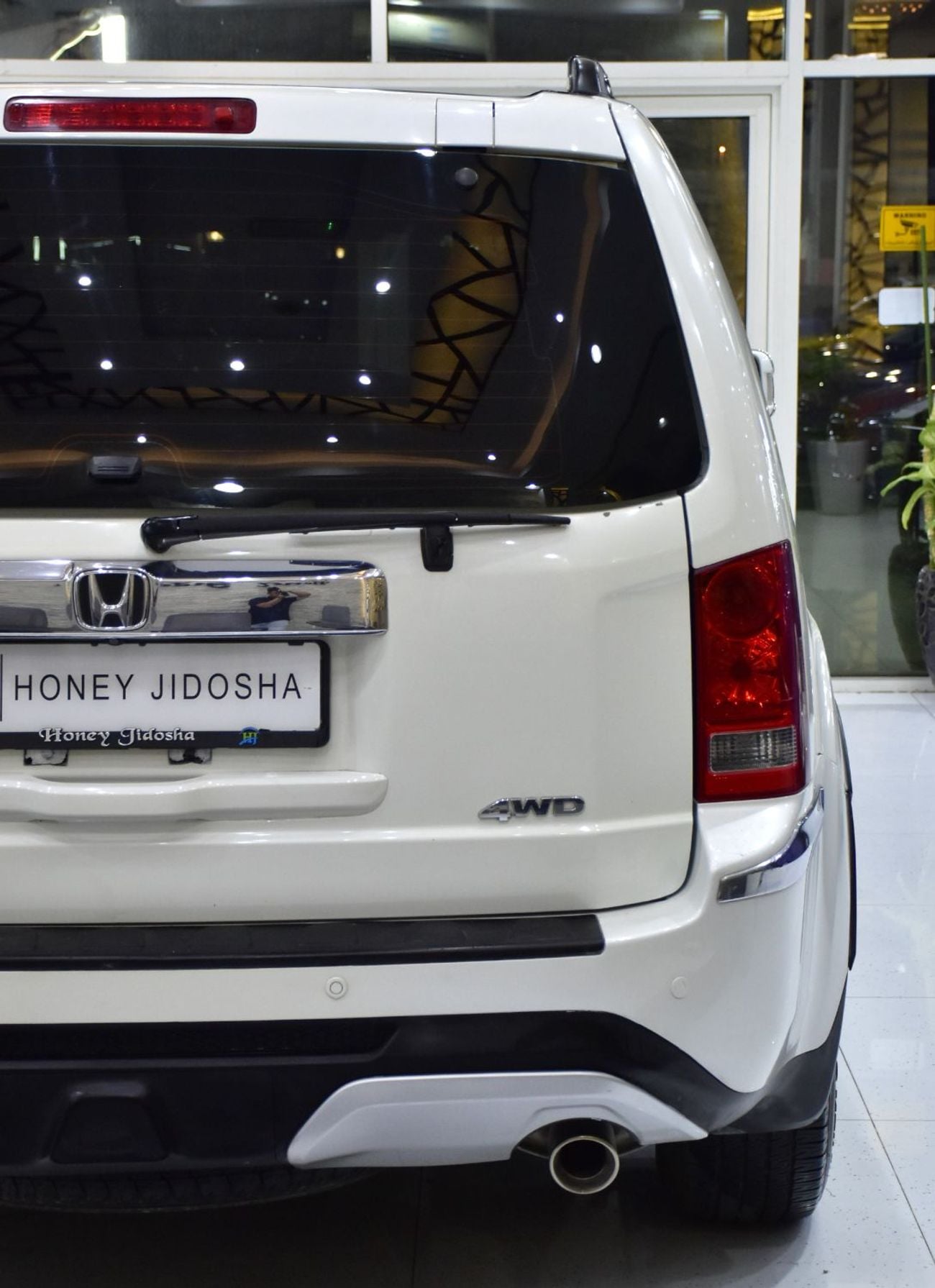 Honda Pilot EXCELLENT DEAL for our Honda Pilot 4WD ( 2015 Model ) in White Color GCC Specs