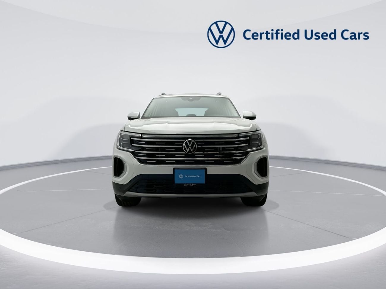 Volkswagen Teramont R-Line 3.6L R-Line 2L (Ref#40231) / 30,100 AED SAVINGS from New Car