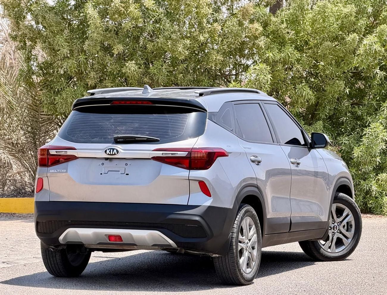 كيا سيلتوس LX 740-Monthly l GCC l Sunroof, Full Option I Accident Free