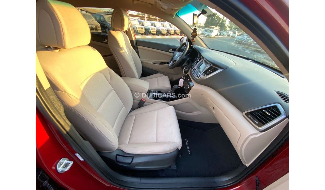 Hyundai Tucson 2018 HYUNDAI TUCSON AWD / 2.0 / MID OPTION