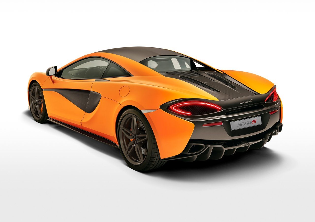 مكلارين 570S exterior - Rear Right Angled