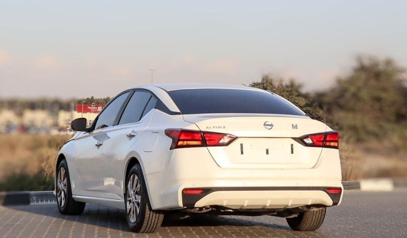 Nissan Altima 2.5 S nissan altima 2.5L 2021 GCC  accident-free in excellent condition 837 P.M