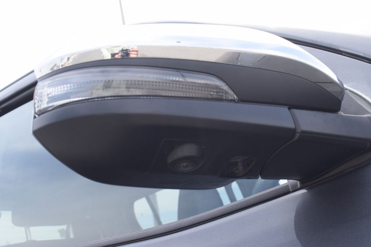 تويوتا هيلوكس SR5 2.8L Diesel A/T 4x4