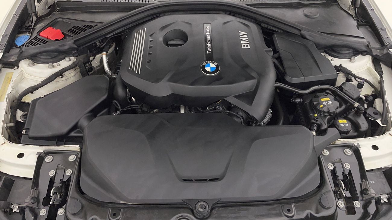 بي أم دبليو 120i EXECUTIVE 2 | بدون دفعة مقدمة | اختبار القيادة في المنزل