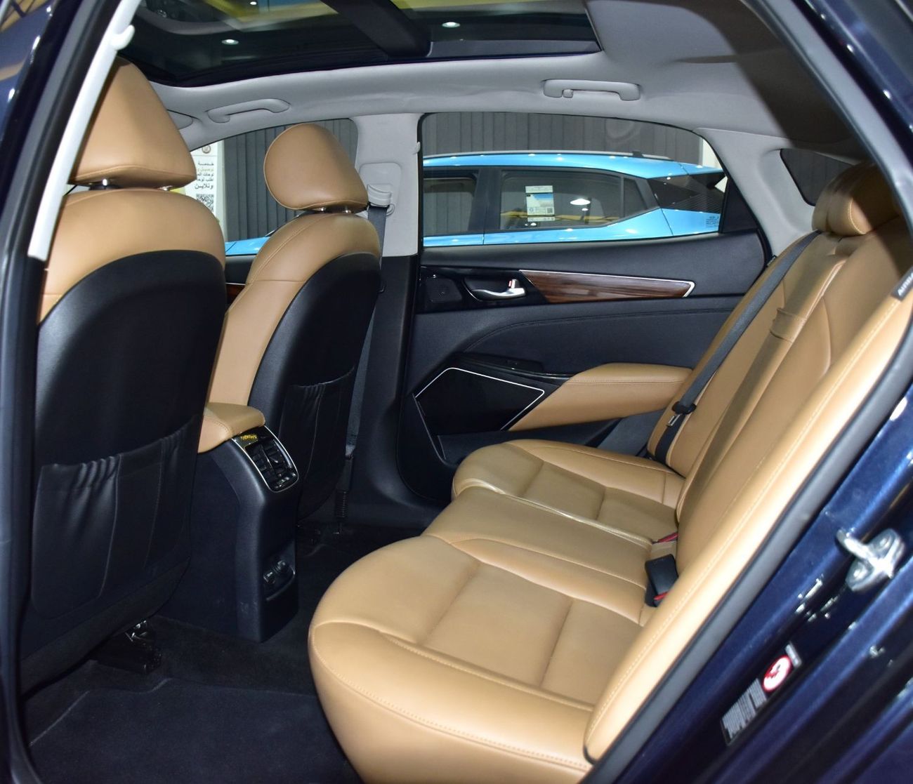 Kia Cadenza EXCELLENT DEAL for our KIA Cadenza ( 2019 Model ) in Dark Blue Color American Specs