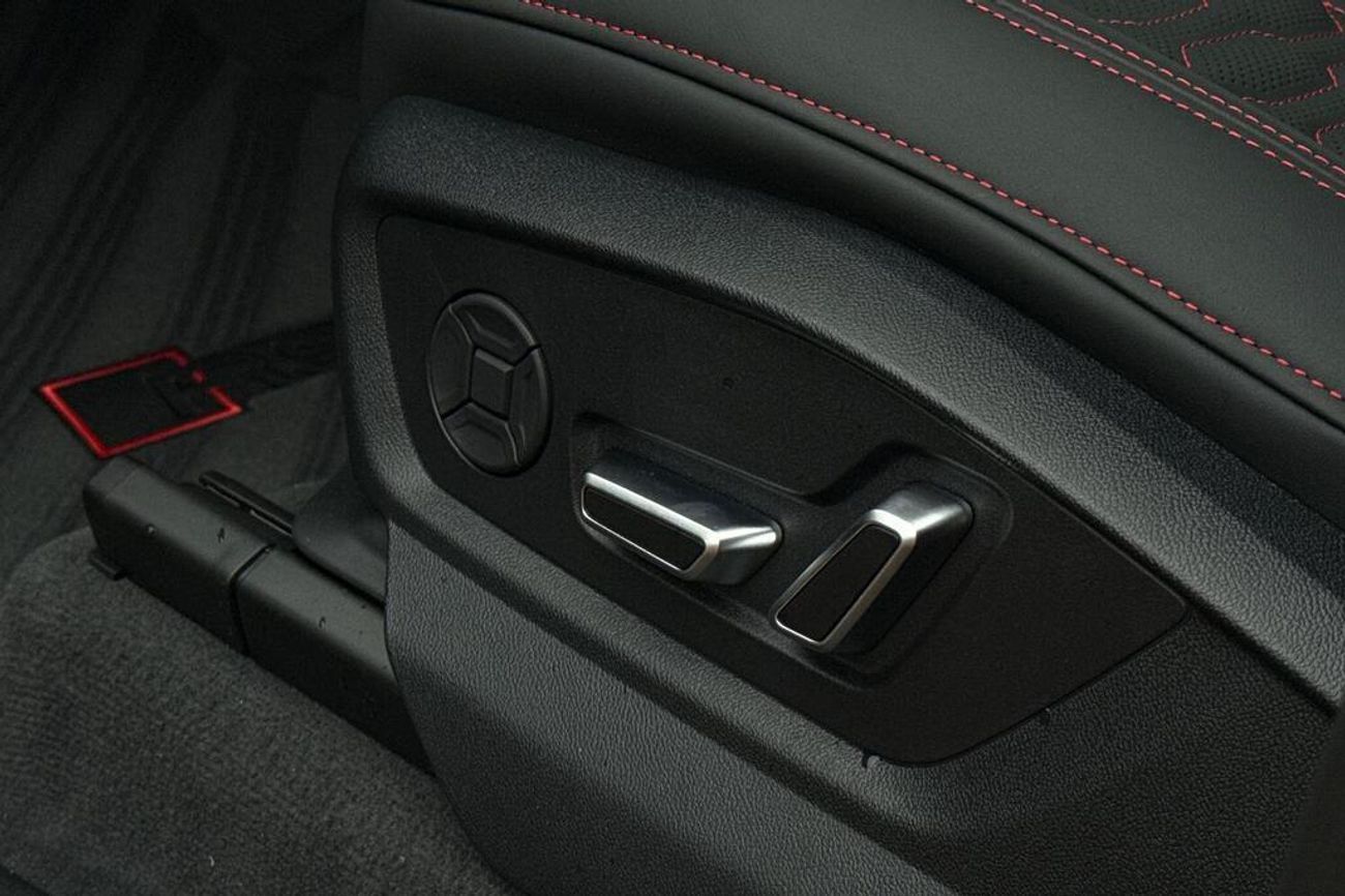 أودي RSQ8 4.0 TFSI V8 Performance Carbon Vorsprung Tiptronic quattro Euro 6 (s/s) 5dr (EXPORT ONLY) RIGHT HAND