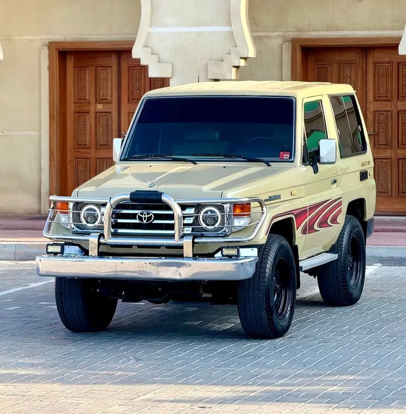 Toyota Land Cruiser تويوتا لاند كروزر ربع موديل خليجي جير عادي