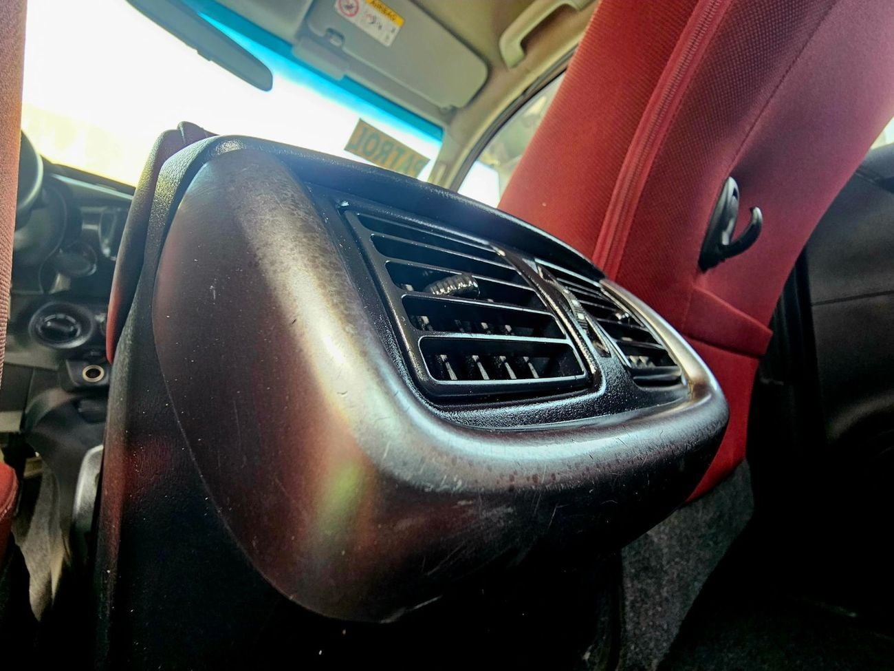 تويوتا هيلوكس SR5 PATROL/ AUTOMATIC/ AUTO WINDOWS/ WIDE BODY/ LOW MILEAGE