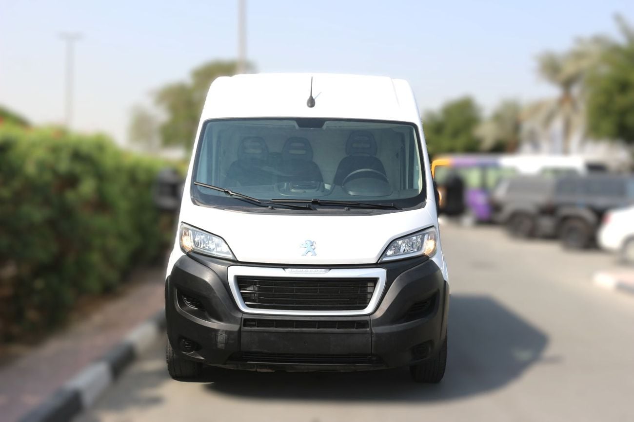 Peugeot Boxer Peugeot Boxer L2H3, model year 2022. GCC specs. Very excellent conditions