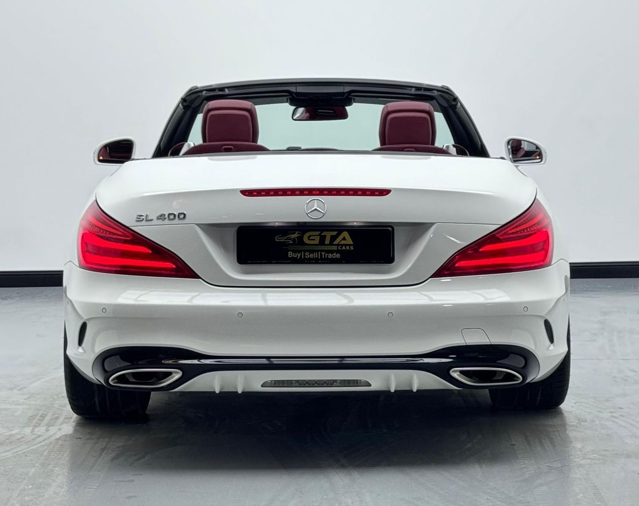 Mercedes-Benz SL 400 Std 3.0L 2018 Mercedes-Benz SL 400 AMG, Service History, Warranty, Excellent Condition, Low Km, GCC