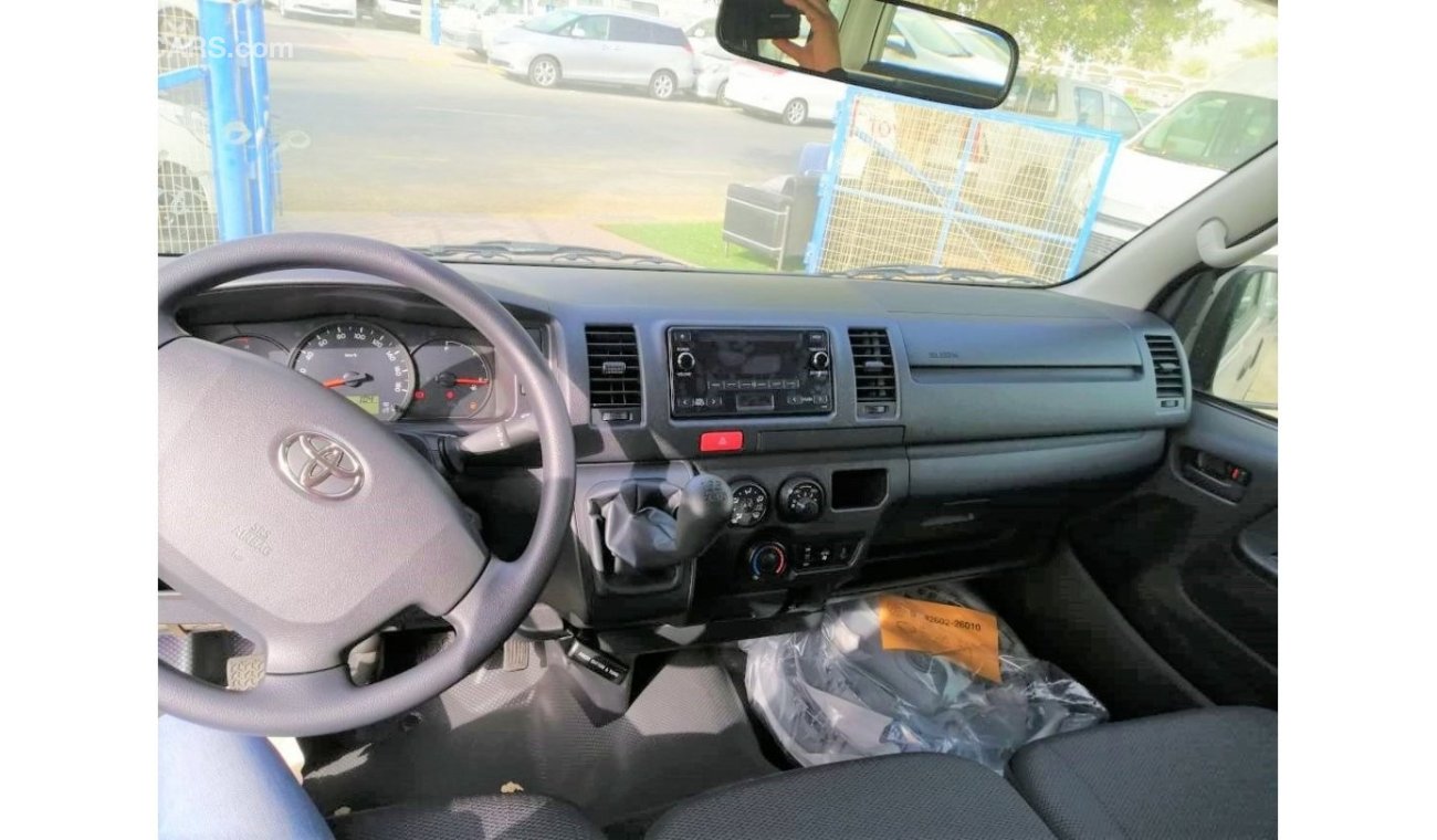 Toyota Hiace 13 seats