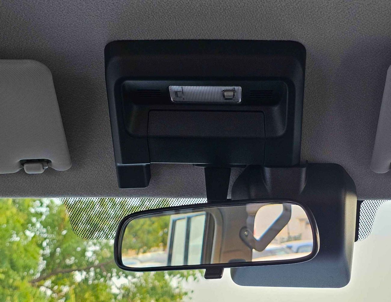 Toyota Land Cruiser 70 LC76  / A/T / 2.8L V4 DIESEL / WINCH SNORKEL / DVD CAMERA / HIGH OPTION / CODE # LX-Z