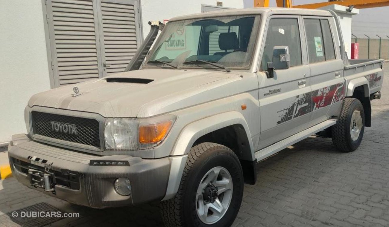 Toyota Land Cruiser Pick Up 4.5L V8 Diesel, M/T / Double Cabin / Full Option  Available in Different Colors.(LOT # LCRP22)